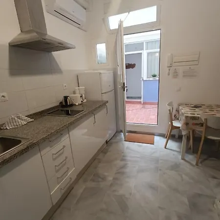 Estudios Santos Μάλαγα