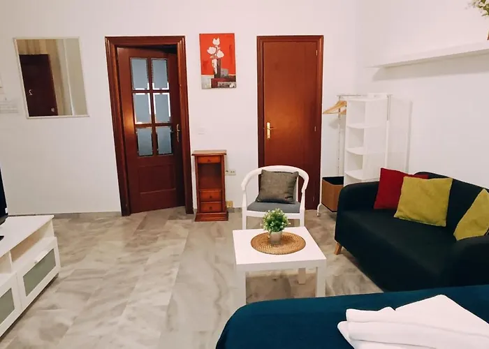 Estudios Santos マラガ